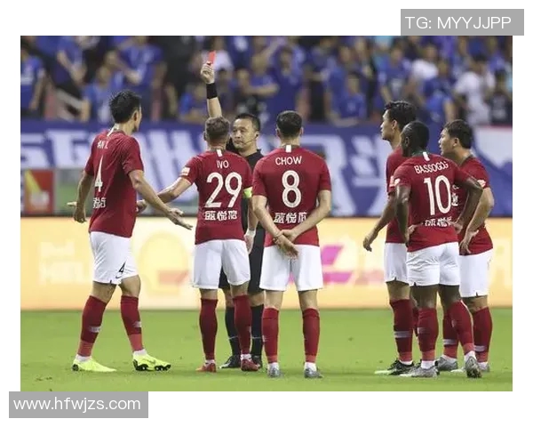 赛后分析：上海足球队与南京足球队在比赛中的战术灵活性对比探讨