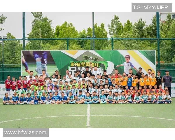 走进绿茵场外的世界与足球明星面对面深度采访视频分享