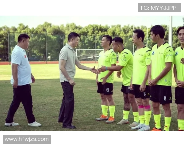 足球巨星同台竞技激情对决展现巅峰技艺与团队合作的完美结合