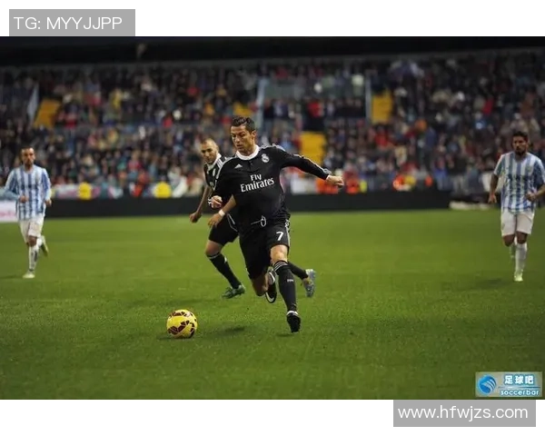 足球明星圣西尼的传奇之路与他对足球的热爱与奉献