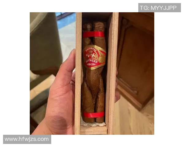 足球明星悠闲时光与雪茄的完美结合展现独特魅力与风范