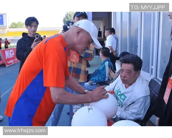 足球明星是否积极参与慈善事业捐款助力社会发展探讨