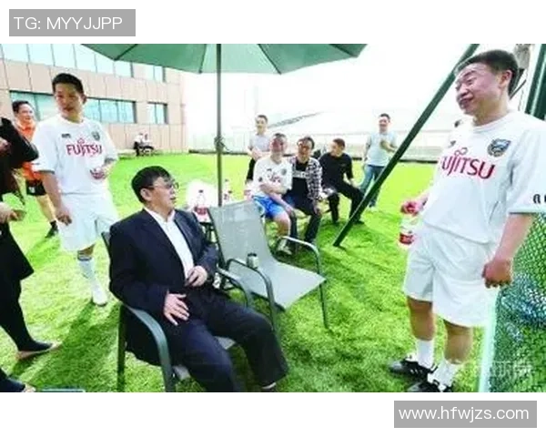 足球明星的亲民形象如何拉近与球迷的距离与互动